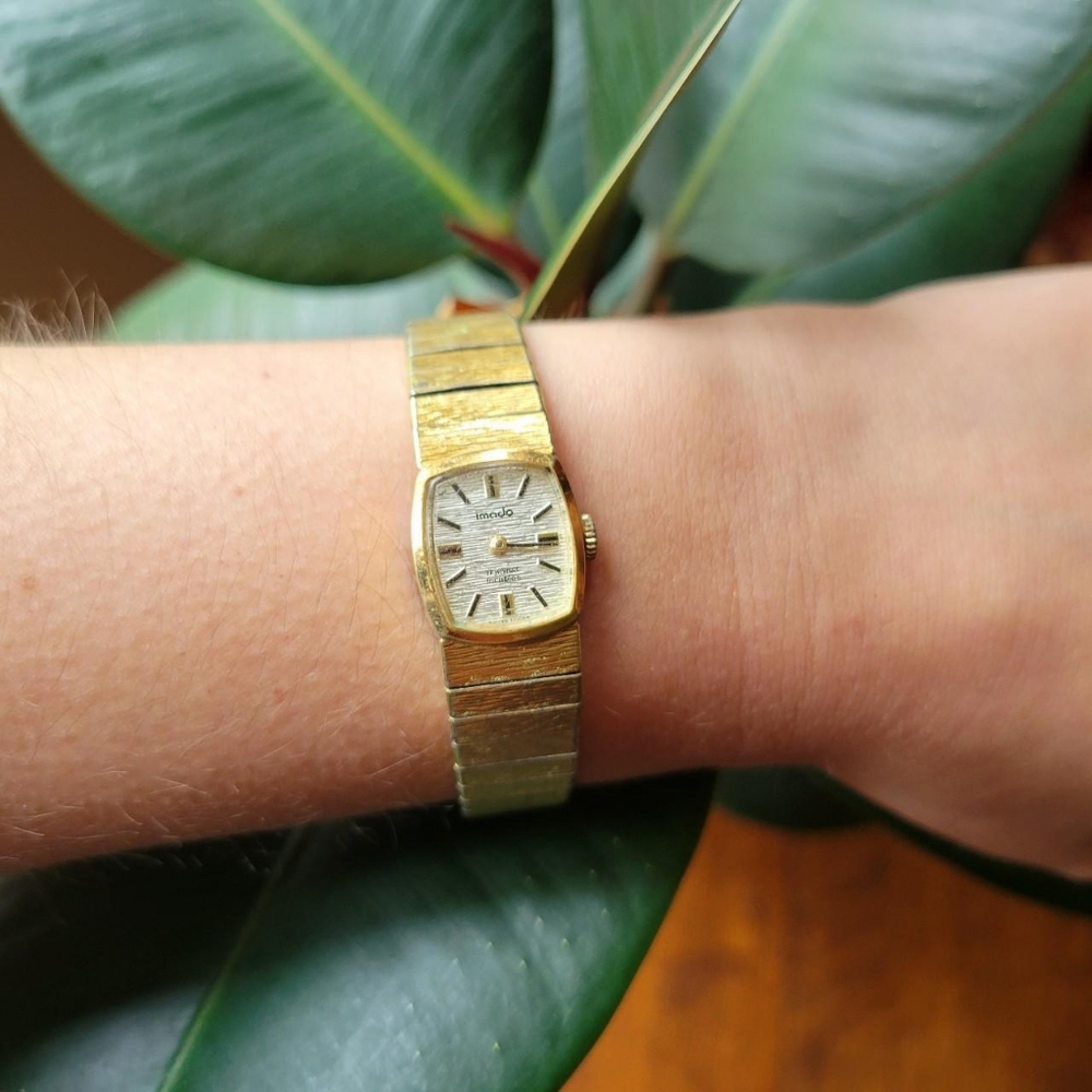 Vintage Dainty Imado 17 Jewels Incabloc Watch